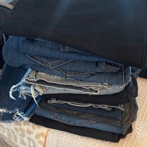 MOTHER Women's Mixed Blue and Black Denim Jeans Stack